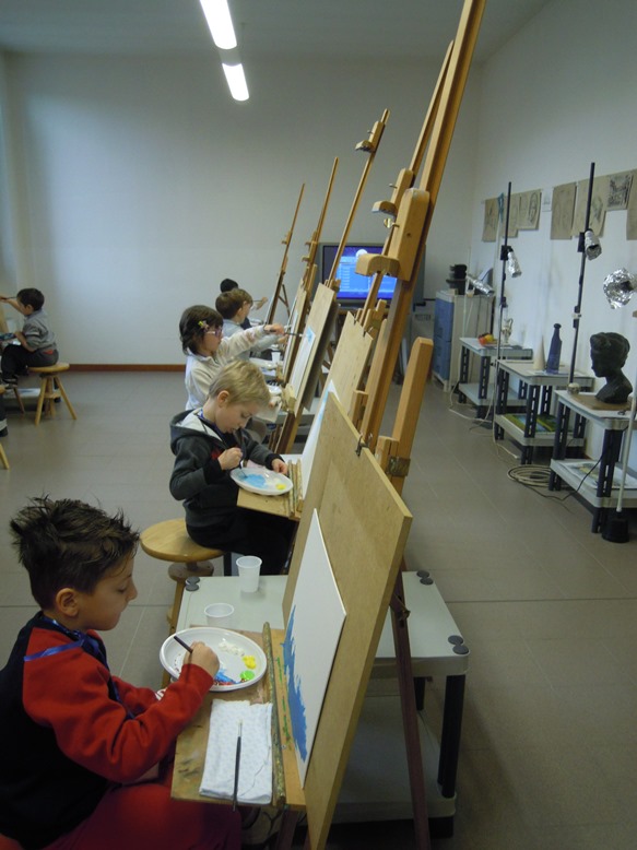 anno 2013 Corsi di pittura agli alunni della scuola materna di Cuggiono, tenuti nel nostro laboratorio di Via Roma, nel corso del mese di Aprile/Maggio 2013.